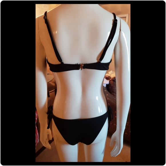 🎉 End of the Season Swimsuit SALE 👙🩱 - Picture 5 of 5